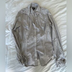 Express essential button down